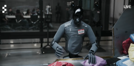 Figure AI humanoid robotları canlı yayımda insanlarla yarışdı